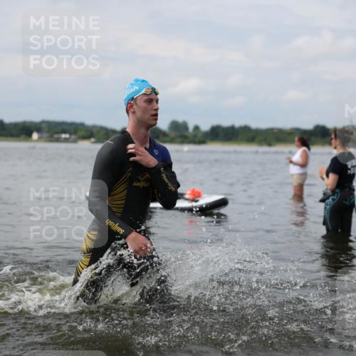 21.06.2026 - Viking Triathlon Michael Strokosch http://msf.ph/oto/9822296 21.06.2026 10:30:20 Schwimmen 5, 27, 42, 103, 104, 218 meine-sportfotos.de
