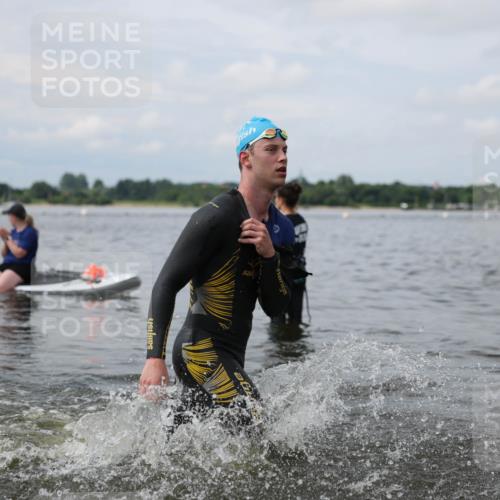 21.06.2026 - Viking Triathlon Michael Strokosch http://msf.ph/oto/9822298 21.06.2026 10:30:20 Schwimmen 5, 27, 42, 103, 104, 218 meine-sportfotos.de