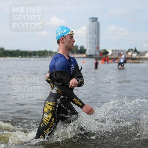 21.06.2026 - Viking Triathlon Michael Strokosch http://msf.ph/oto/9822301 21.06.2026 10:30:21 Schwimmen 5, 27, 42, 103, 104, 218 meine-sportfotos.de