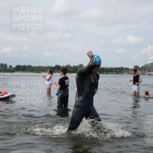 21.06.2026 - Viking Triathlon Michael Strokosch http://msf.ph/oto/9822306 21.06.2026 10:30:29 Schwimmen 5, 42, 103, 218, 337, 394 meine-sportfotos.de