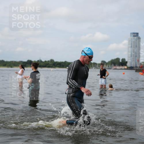 21.06.2026 - Viking Triathlon Michael Strokosch http://msf.ph/oto/9822307 21.06.2026 10:30:29 Schwimmen 5, 42, 103, 218, 337, 394 meine-sportfotos.de