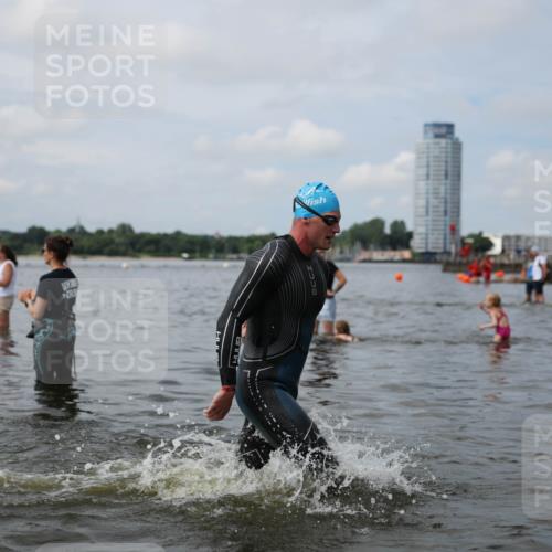 21.06.2026 - Viking Triathlon Michael Strokosch http://msf.ph/oto/9822308 21.06.2026 10:30:30 Schwimmen 5, 42, 103, 218, 337, 394 meine-sportfotos.de