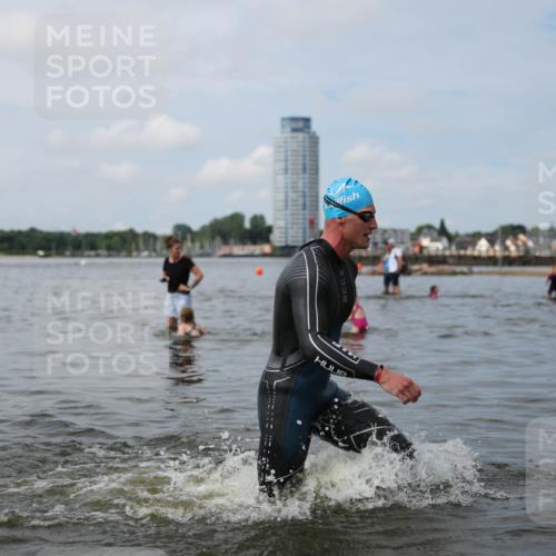 21.06.2026 - Viking Triathlon Michael Strokosch http://msf.ph/oto/9822310 21.06.2026 10:30:30 Schwimmen 5, 42, 103, 218, 337, 394 meine-sportfotos.de