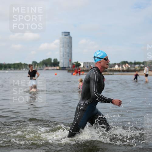 21.06.2026 - Viking Triathlon Michael Strokosch http://msf.ph/oto/9822311 21.06.2026 10:30:30 Schwimmen 5, 42, 103, 218, 337, 394 meine-sportfotos.de