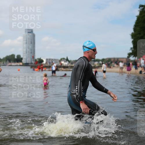 21.06.2026 - Viking Triathlon Michael Strokosch http://msf.ph/oto/9822312 21.06.2026 10:30:31 Schwimmen 5, 42, 103, 218, 337, 394 meine-sportfotos.de