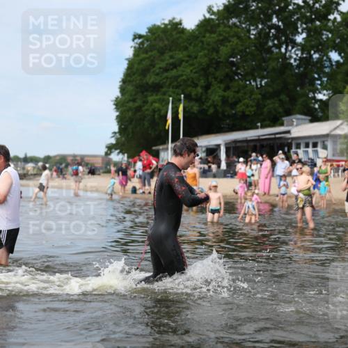 21.06.2026 - Viking Triathlon Michael Strokosch http://msf.ph/oto/9822331 21.06.2026 10:30:37 Schwimmen 5, 42, 103, 337, 394 meine-sportfotos.de