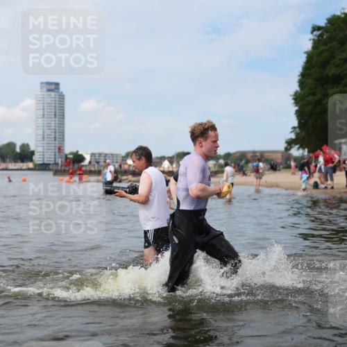 21.06.2026 - Viking Triathlon Michael Strokosch http://msf.ph/oto/9822332 21.06.2026 10:30:38 Schwimmen 5, 42, 103, 337, 394 meine-sportfotos.de