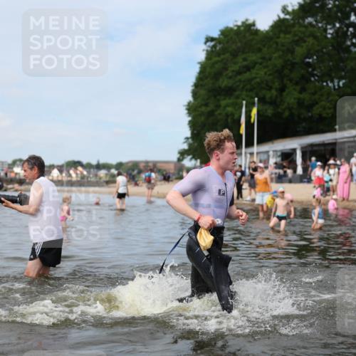 21.06.2026 - Viking Triathlon Michael Strokosch http://msf.ph/oto/9822334 21.06.2026 10:30:39 Schwimmen 5, 42, 103, 337, 394 meine-sportfotos.de