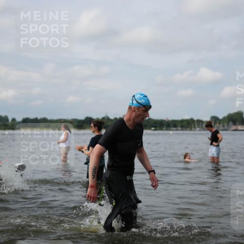 21.06.2026 - Viking Triathlon Michael Strokosch http://msf.ph/oto/9822342 21.06.2026 10:30:42 Schwimmen 5, 103, 131, 337, 394 meine-sportfotos.de