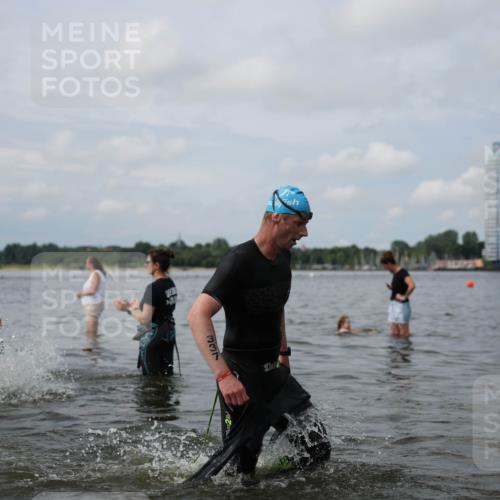 21.06.2026 - Viking Triathlon Michael Strokosch http://msf.ph/oto/9822343 21.06.2026 10:30:42 Schwimmen 5, 103, 131, 337, 394 meine-sportfotos.de