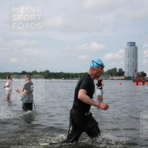 21.06.2026 - Viking Triathlon Michael Strokosch http://msf.ph/oto/9822344 21.06.2026 10:30:42 Schwimmen 5, 103, 131, 337, 394 meine-sportfotos.de