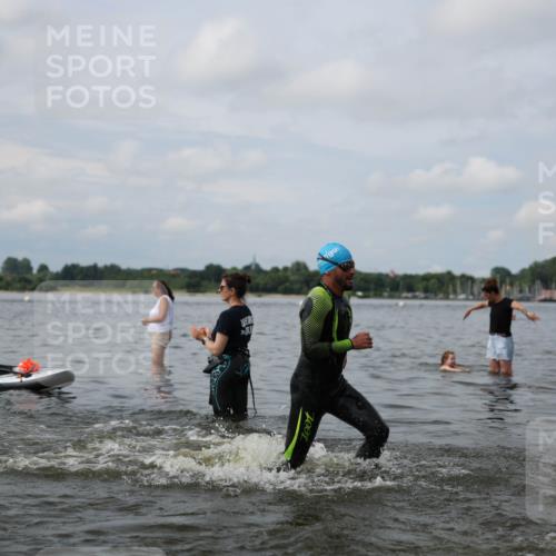 21.06.2026 - Viking Triathlon Michael Strokosch http://msf.ph/oto/9822346 21.06.2026 10:30:43 Schwimmen 103, 131, 337, 394 meine-sportfotos.de