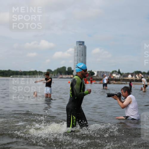 21.06.2026 - Viking Triathlon Michael Strokosch http://msf.ph/oto/9822350 21.06.2026 10:30:44 Schwimmen 131, 337, 394, 454, 665 meine-sportfotos.de