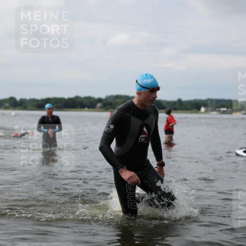 21.06.2026 - Viking Triathlon Michael Strokosch http://msf.ph/oto/9822359 21.06.2026 10:30:55 Schwimmen 131, 454, 665 meine-sportfotos.de