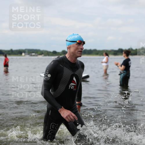 21.06.2026 - Viking Triathlon Michael Strokosch http://msf.ph/oto/9822365 21.06.2026 10:30:57 Schwimmen 131, 454, 637, 665 meine-sportfotos.de