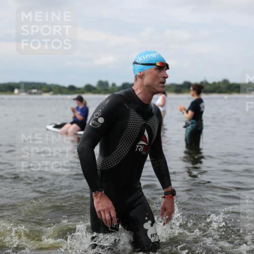21.06.2026 - Viking Triathlon Michael Strokosch http://msf.ph/oto/9822366 21.06.2026 10:30:57 Schwimmen 131, 454, 637, 665 meine-sportfotos.de