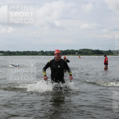 21.06.2026 - Viking Triathlon Michael Strokosch http://msf.ph/oto/9822370 21.06.2026 10:31:00 Schwimmen 98, 131, 454, 569, 637, 665 meine-sportfotos.de