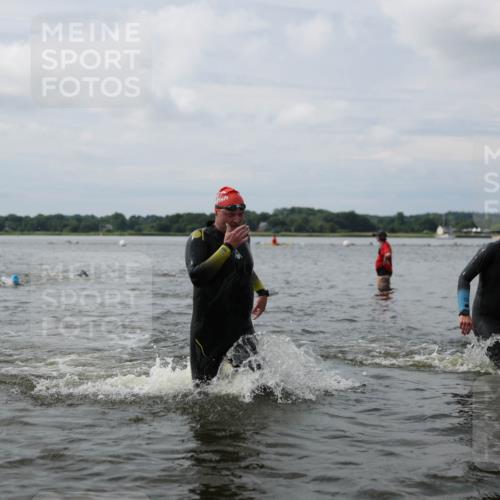 21.06.2026 - Viking Triathlon Michael Strokosch http://msf.ph/oto/9822371 21.06.2026 10:31:01 Schwimmen 98, 131, 454, 569, 637, 665 meine-sportfotos.de