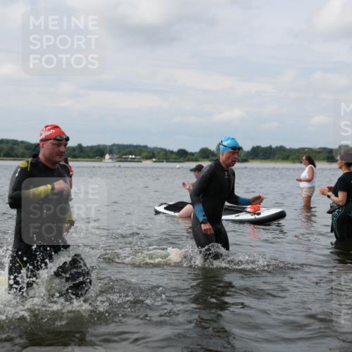 21.06.2026 - Viking Triathlon Michael Strokosch http://msf.ph/oto/9822373 21.06.2026 10:31:01 Schwimmen 98, 131, 454, 569, 637, 665 meine-sportfotos.de