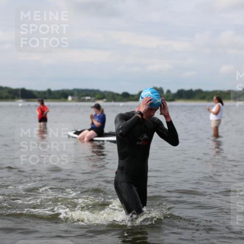 21.06.2026 - Viking Triathlon Michael Strokosch http://msf.ph/oto/9822414 21.06.2026 10:31:35 Schwimmen 17, 487, 506 meine-sportfotos.de