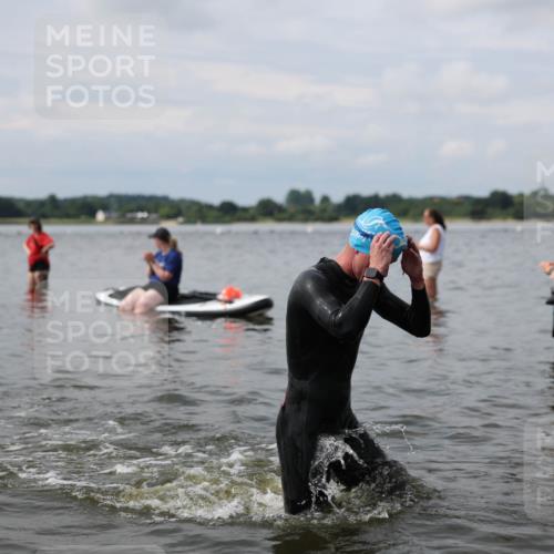 21.06.2026 - Viking Triathlon Michael Strokosch http://msf.ph/oto/9822415 21.06.2026 10:31:35 Schwimmen 17, 487, 506 meine-sportfotos.de