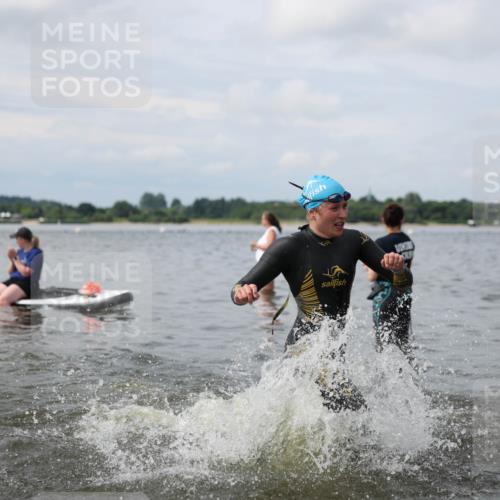 21.06.2026 - Viking Triathlon Michael Strokosch http://msf.ph/oto/9822426 21.06.2026 10:31:40 Schwimmen 17, 278, 487, 506 meine-sportfotos.de