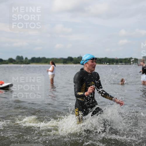 21.06.2026 - Viking Triathlon Michael Strokosch http://msf.ph/oto/9822427 21.06.2026 10:31:40 Schwimmen 17, 278, 487, 506 meine-sportfotos.de