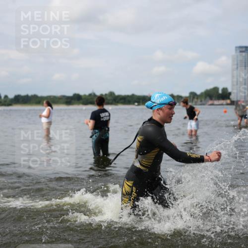 21.06.2026 - Viking Triathlon Michael Strokosch http://msf.ph/oto/9822428 21.06.2026 10:31:40 Schwimmen 17, 278, 487, 506 meine-sportfotos.de