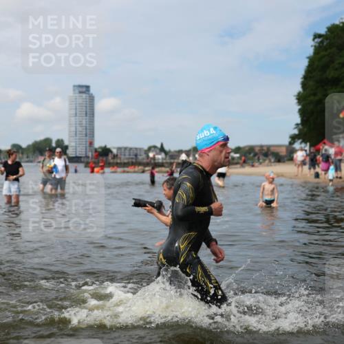 21.06.2026 - Viking Triathlon Michael Strokosch http://msf.ph/oto/9822442 21.06.2026 10:31:47 Schwimmen 17, 278, 487 meine-sportfotos.de