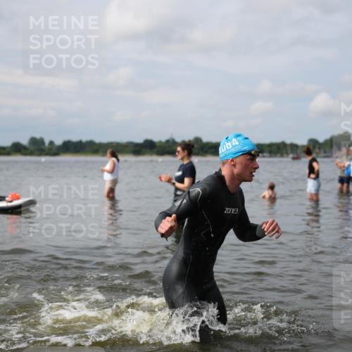 21.06.2026 - Viking Triathlon Michael Strokosch http://msf.ph/oto/9822464 21.06.2026 10:32:16 Schwimmen 13, 145 meine-sportfotos.de