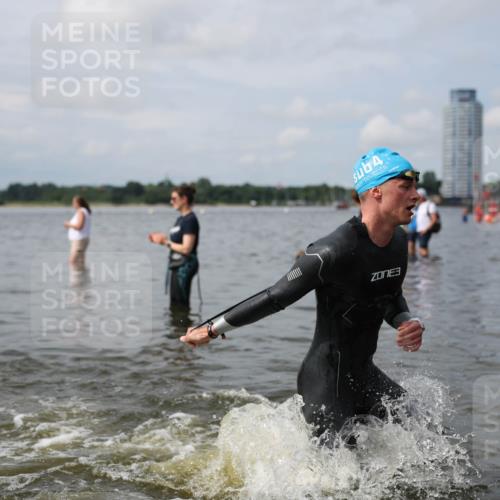 21.06.2026 - Viking Triathlon Michael Strokosch http://msf.ph/oto/9822466 21.06.2026 10:32:16 Schwimmen 13, 145 meine-sportfotos.de