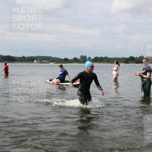 21.06.2026 - Viking Triathlon Michael Strokosch http://msf.ph/oto/9822468 21.06.2026 10:32:18 Schwimmen 13, 145 meine-sportfotos.de