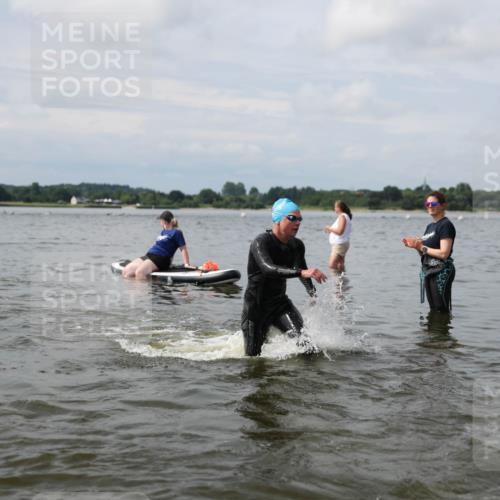 21.06.2026 - Viking Triathlon Michael Strokosch http://msf.ph/oto/9822469 21.06.2026 10:32:19 Schwimmen 13, 145 meine-sportfotos.de
