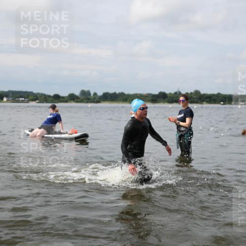21.06.2026 - Viking Triathlon Michael Strokosch http://msf.ph/oto/9822471 21.06.2026 10:32:19 Schwimmen 13, 145 meine-sportfotos.de