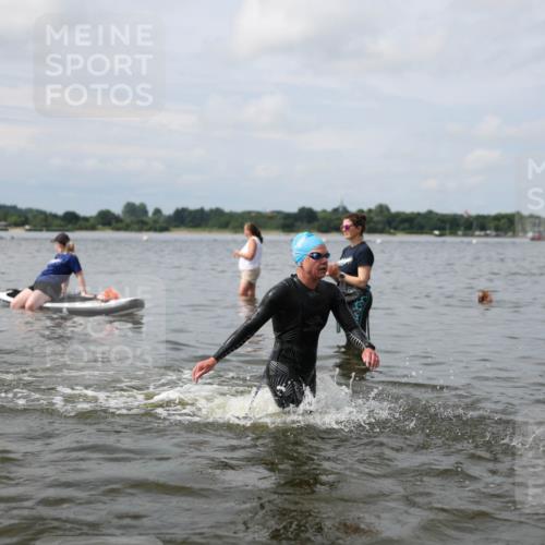 21.06.2026 - Viking Triathlon Michael Strokosch http://msf.ph/oto/9822472 21.06.2026 10:32:19 Schwimmen 13, 145 meine-sportfotos.de