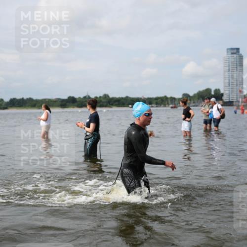 21.06.2026 - Viking Triathlon Michael Strokosch http://msf.ph/oto/9822475 21.06.2026 10:32:20 Schwimmen 13, 145 meine-sportfotos.de