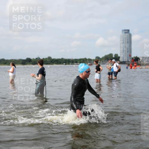 21.06.2026 - Viking Triathlon Michael Strokosch http://msf.ph/oto/9822476 21.06.2026 10:32:20 Schwimmen 13, 145 meine-sportfotos.de