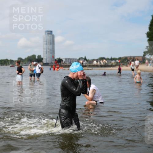 21.06.2026 - Viking Triathlon Michael Strokosch http://msf.ph/oto/9822480 21.06.2026 10:32:21 Schwimmen 13, 145 meine-sportfotos.de