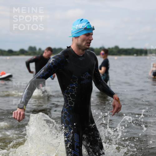 21.06.2026 - Viking Triathlon Michael Strokosch http://msf.ph/oto/9822565 21.06.2026 10:33:16 Schwimmen 109, 238, 446, 579, 625 meine-sportfotos.de
