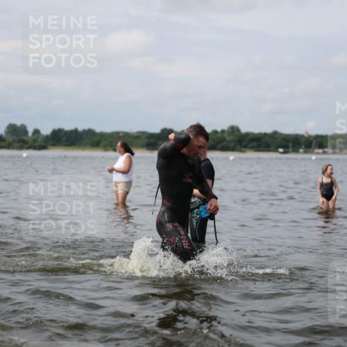 21.06.2026 - Viking Triathlon Michael Strokosch http://msf.ph/oto/9822568 21.06.2026 10:33:17 Schwimmen 109, 238, 446, 579, 625 meine-sportfotos.de