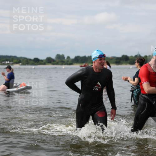 21.06.2026 - Viking Triathlon Michael Strokosch http://msf.ph/oto/9822606 21.06.2026 10:33:39 Schwimmen 28, 62, 180, 249, 265, 392, 410, 524, 537 meine-sportfotos.de