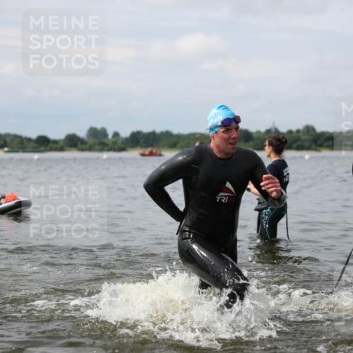 21.06.2026 - Viking Triathlon Michael Strokosch http://msf.ph/oto/9822608 21.06.2026 10:33:40 Schwimmen 28, 62, 180, 249, 265, 392, 410, 524, 537 meine-sportfotos.de