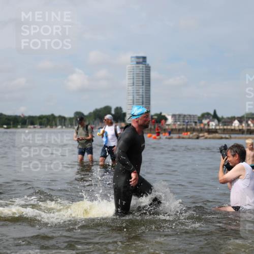 21.06.2026 - Viking Triathlon Michael Strokosch http://msf.ph/oto/9822639 21.06.2026 10:33:54 Schwimmen 28, 102, 154, 221, 249, 265, 343, 410, 432, 462, 524, 660, 664 meine-sportfotos.de