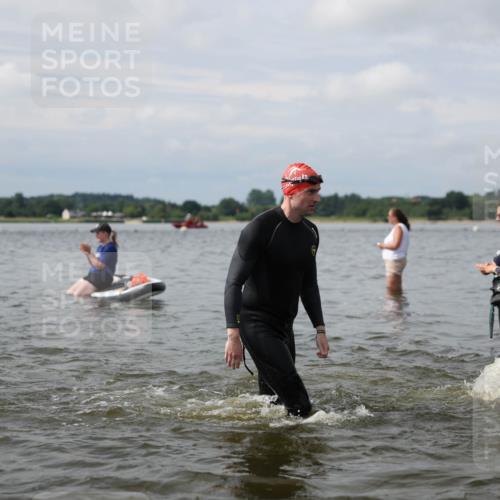 21.06.2026 - Viking Triathlon Michael Strokosch http://msf.ph/oto/9822656 21.06.2026 10:34:00 Schwimmen 47, 102, 154, 221, 265, 343, 432, 462, 524, 627, 660, 664 meine-sportfotos.de