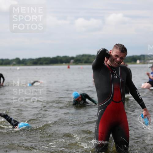 21.06.2026 - Viking Triathlon Michael Strokosch http://msf.ph/oto/9822732 21.06.2026 10:34:40 Schwimmen 26, 51, 82, 118, 161, 199, 255, 386, 391, 440, 536, 653 meine-sportfotos.de