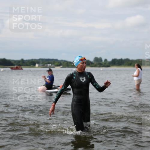 21.06.2026 - Viking Triathlon Michael Strokosch http://msf.ph/oto/9822745 21.06.2026 10:34:45 Schwimmen 26, 51, 82, 118, 161, 199, 255, 267, 386, 391, 440, 536 meine-sportfotos.de