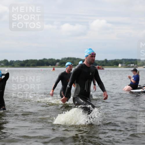 21.06.2026 - Viking Triathlon Michael Strokosch http://msf.ph/oto/9822749 21.06.2026 10:34:48 Schwimmen 26, 51, 82, 118, 161, 199, 255, 267, 386, 440, 536, 621 meine-sportfotos.de