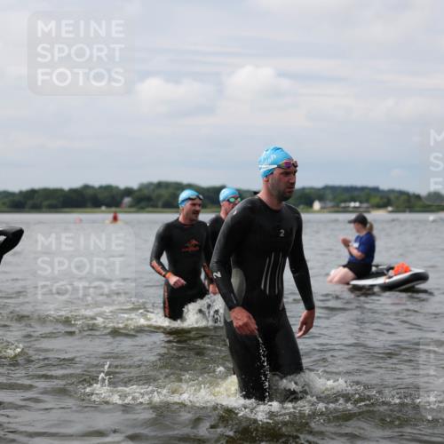 21.06.2026 - Viking Triathlon Michael Strokosch http://msf.ph/oto/9822751 21.06.2026 10:34:48 Schwimmen 26, 51, 82, 118, 161, 199, 255, 267, 386, 440, 536, 621 meine-sportfotos.de