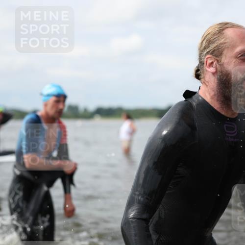 21.06.2026 - Viking Triathlon Michael Strokosch http://msf.ph/oto/9822844 21.06.2026 10:35:30 Schwimmen 49, 136, 194, 226, 242, 311, 332, 380, 430, 501, 551 meine-sportfotos.de