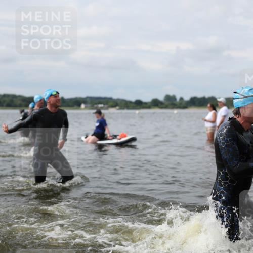21.06.2026 - Viking Triathlon Michael Strokosch http://msf.ph/oto/9823019 21.06.2026 10:37:01 Schwimmen 84, 122, 142, 186, 325, 395, 407, 455, 553, 606 meine-sportfotos.de